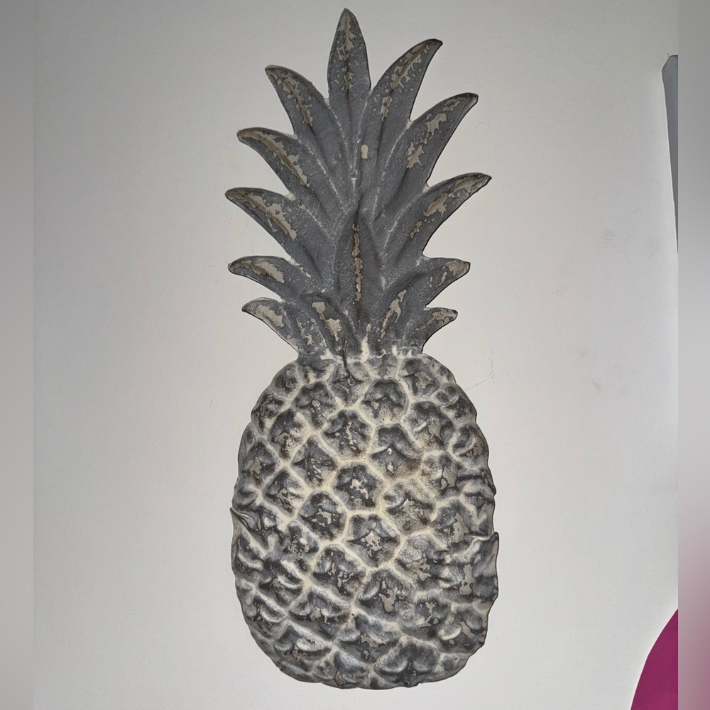 Gray Pineapple Wall Decor